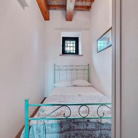 Stunning Apartment In Mombaroccio Near Metauro River 外观 照片