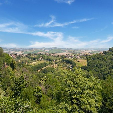 Stunning Apartment In Mombaroccio Near Metauro River 外观 照片