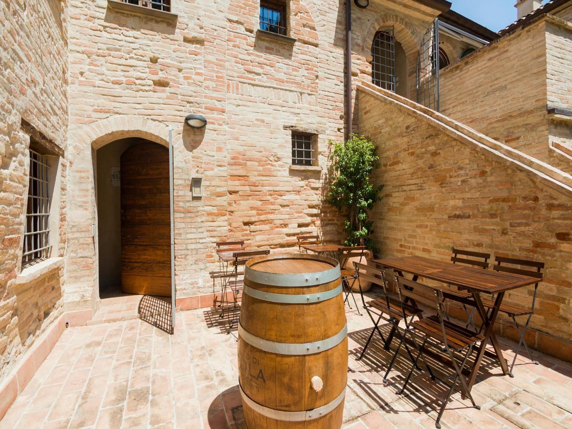 Stunning Apartment In Mombaroccio Near Metauro River 外观 照片