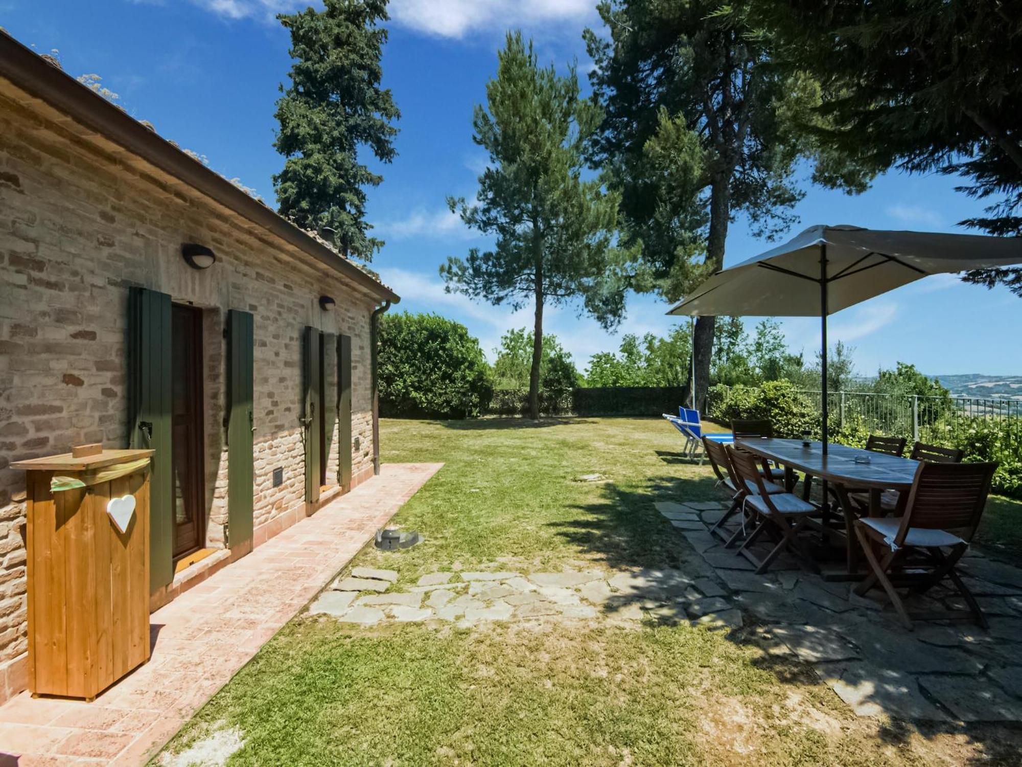 Stunning Apartment In Mombaroccio Near Metauro River 外观 照片