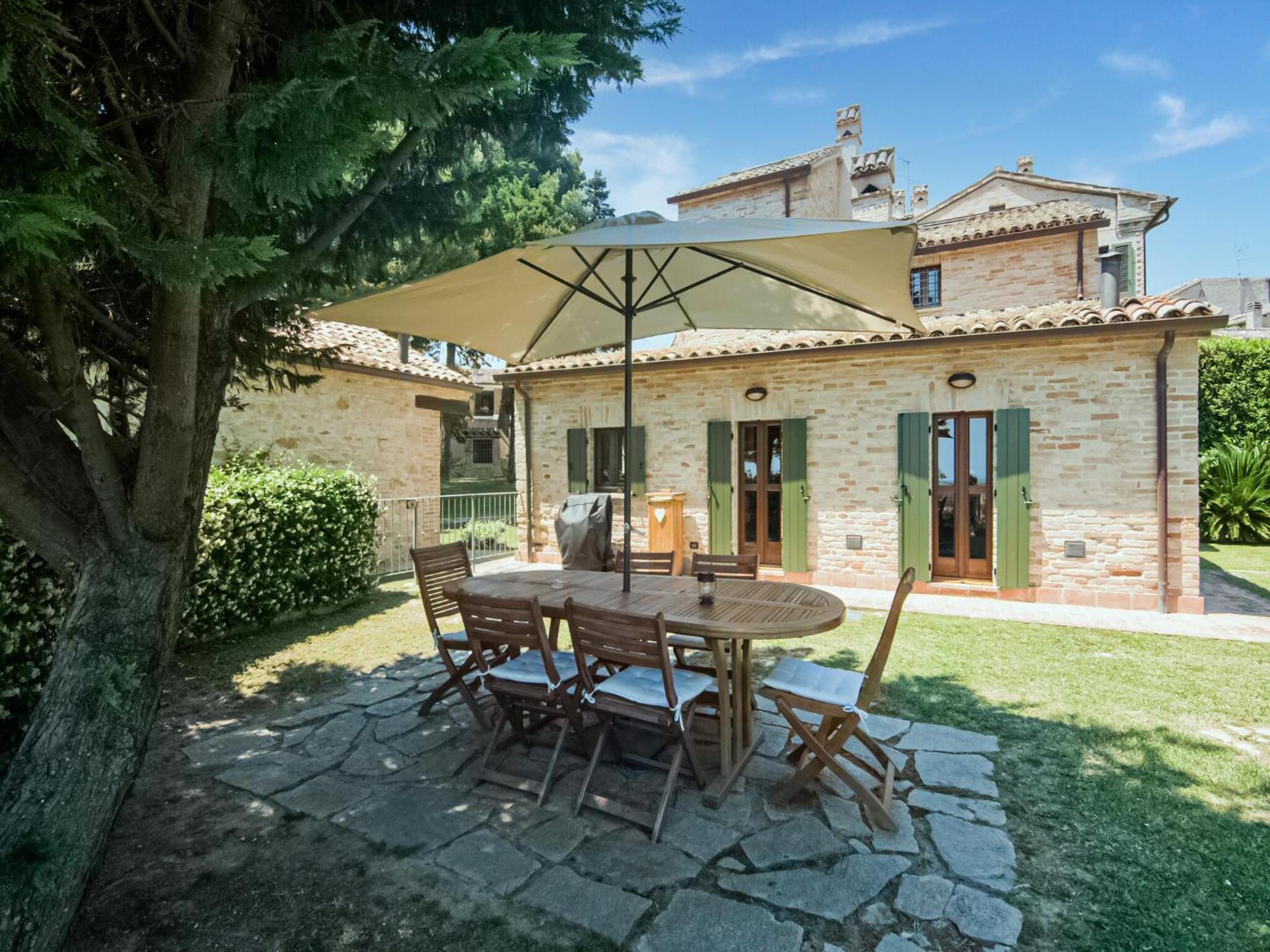 Stunning Apartment In Mombaroccio Near Metauro River 外观 照片