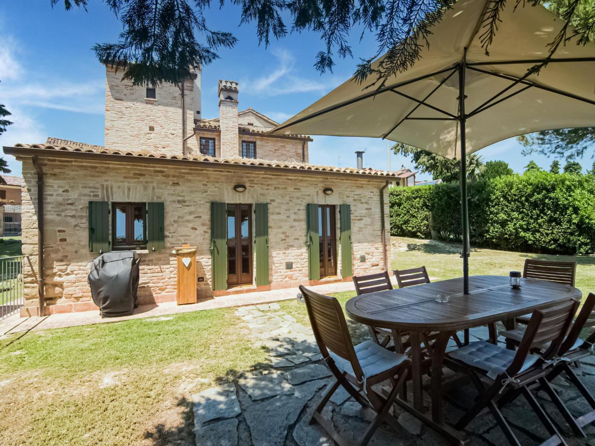 Stunning Apartment In Mombaroccio Near Metauro River 外观 照片